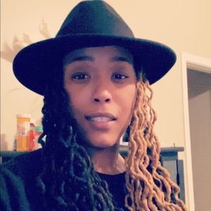 Meet your Posher, Candice